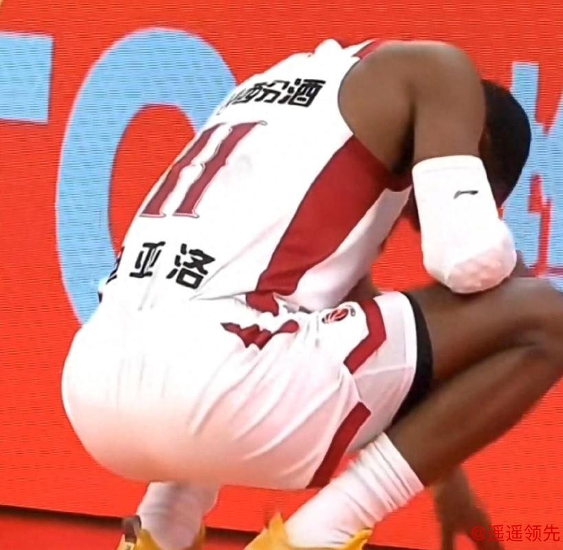 这都不吹？山西全队气晕：迪亚洛肘击开道裁判装瞎，郑永刚末节布置了个啥？